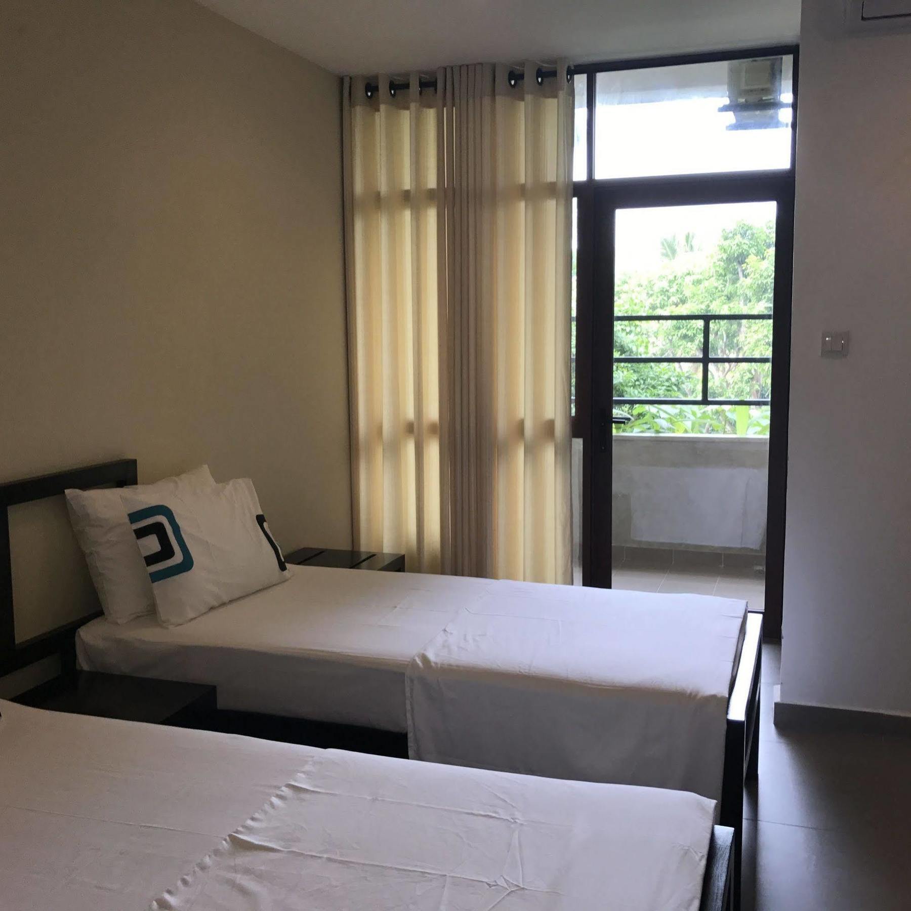 Saninro Hotel - Ragama Экстерьер фото