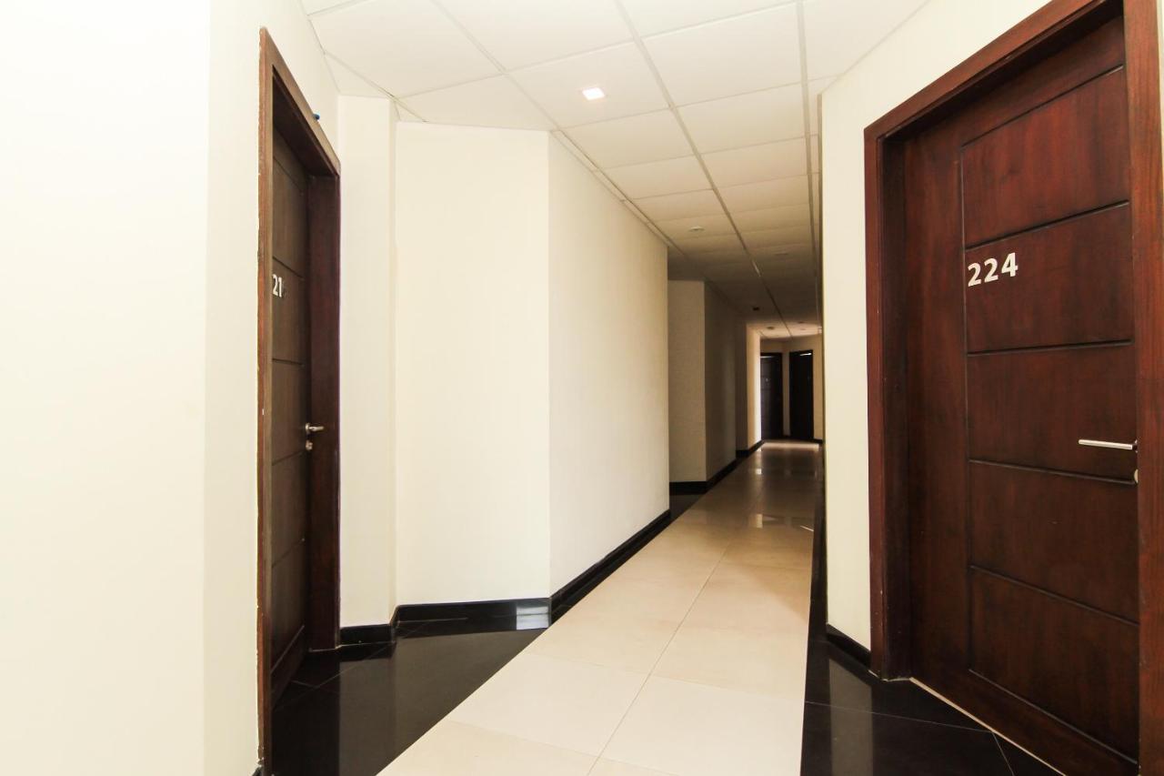 Saninro Hotel - Ragama Экстерьер фото