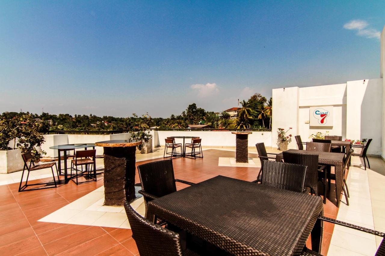 Saninro Hotel - Ragama Экстерьер фото